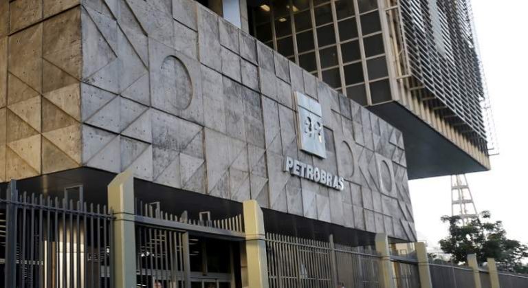 Caen 10% las acciones de Petrobras en Buenos Aires