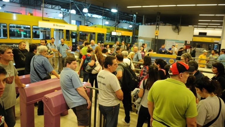 Metrovías despide a metrodelegados y reclama que el subte sea “servicio esencial”