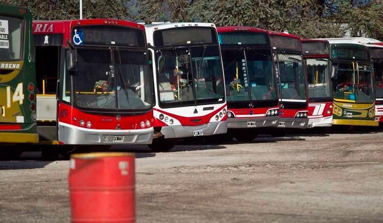 "MendoTran": El nuevo sistema de transporte que trajo quejas de usuarios y choferes en Mendoza