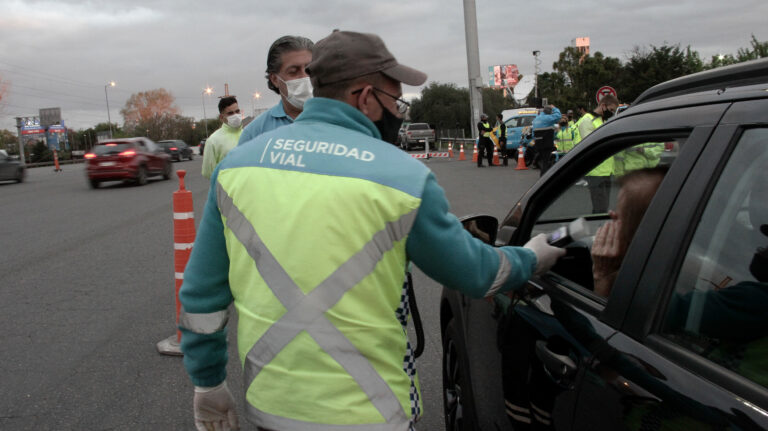 Puerto Madryn: Hombre detenido tras evadir control de alcoholemia