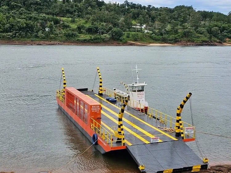 Reactivarán el lunes el cruce internacional por balsa entre Eldorado y Mayor Otaño, en Paraguay