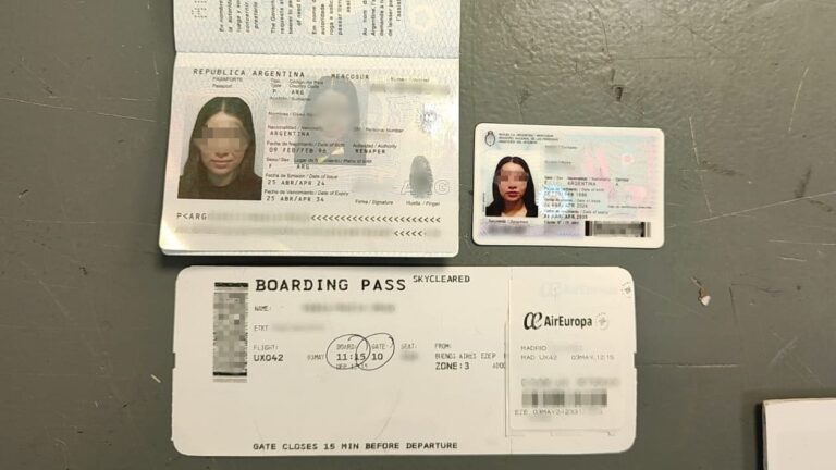 Falsas pasajeras: la PSA detuvo en Ezeiza a dos jóvenes con pasaportes falsos
