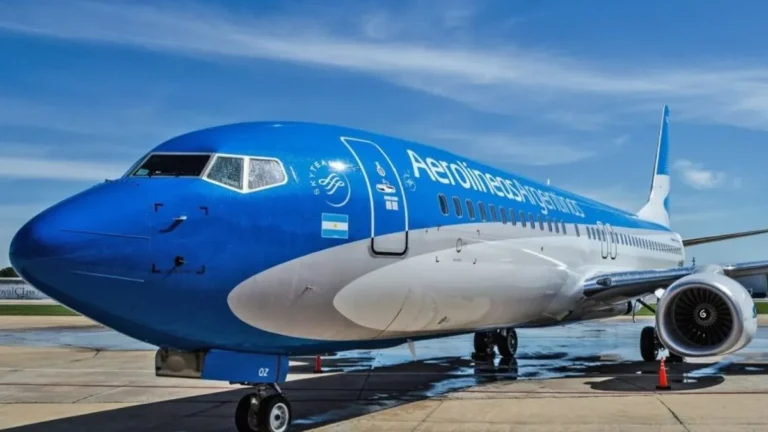 Durante el fin de semana extra largo viajaron más de 300 mil pasajeros con Aerolíneas Argentinas