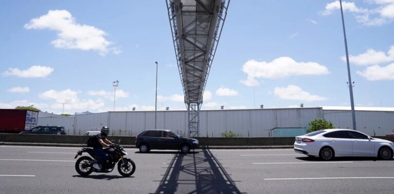 AUSA anunció bonificación de peajes en la Autopista Illia debido a rotura de caño maestro