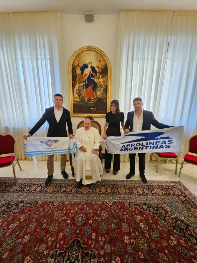 Dirigentes de Aeronavegantes mantuvieron un encuentro con el Papa Francisco y defendieron a Aerolíneas Argentinas por “el papel crucial que desempeña en el país”