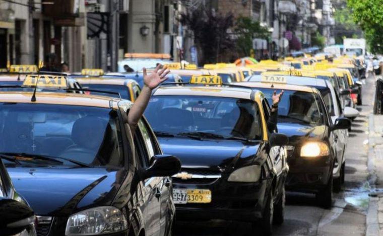 Federación de Peones de Taxis repudió la desregulación del transporte de pasajeros y declaró el Estado de Alerta y Movilización