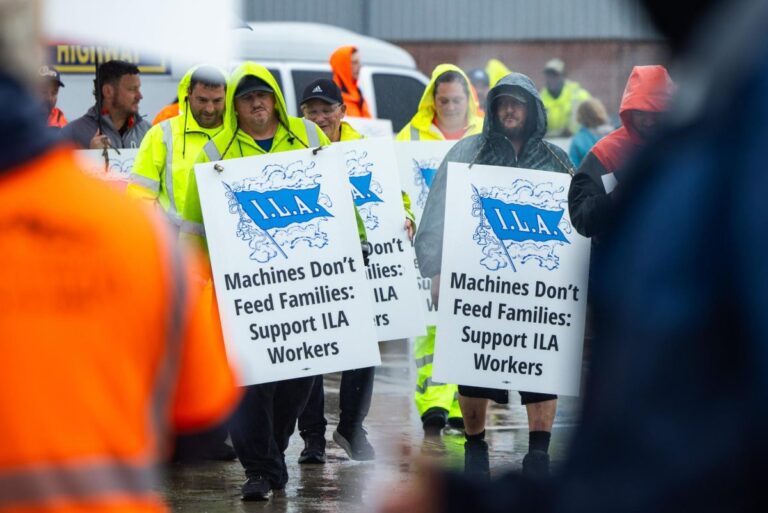 Estados Unidos: La Federación Internacional de Trabajadores del Transporte se solidarizó con la huelga de la Asociación Internacional de Estibadores