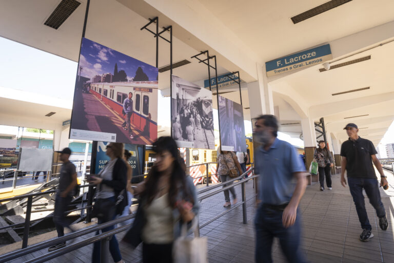 Metrovías cumple 30 años y presenta una exposición histórica de la Línea Urquiza