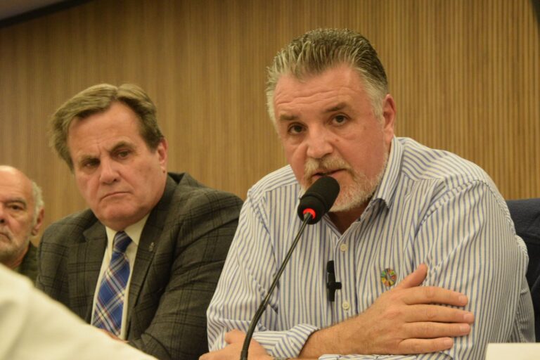 Moreno cruzó a legisladores por su ausencia en un encuentro clave sobre soberanía y Marina Mercante