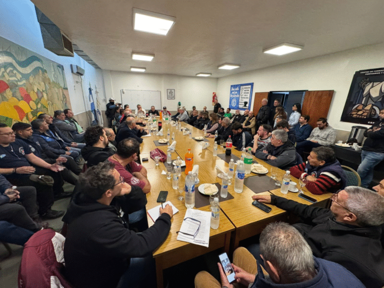 Organizaciones sindicales y sociales conforman un frente multisectorial en rechazo a las políticas del Gobierno nacional