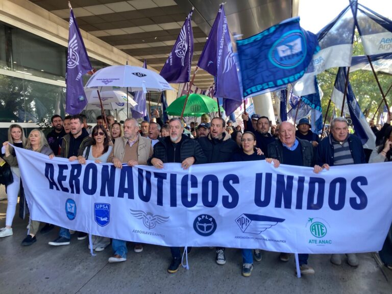 Gremios aeronáuticos criticaron la desregulación y crisis salarial del sector: “La apertura irrestricta de los cielos, afecta nuestro sistema aerocomercial”