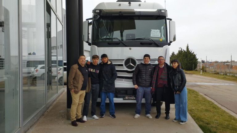Mercedes-Benz Camiones y Buses puso en marcha la tercera edición de TruckCionar Futuro