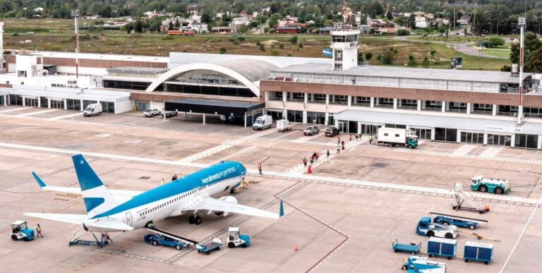El aeropuerto de Rosario cerrará por obras en la pista hasta diciembre